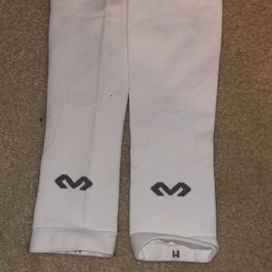 McDavid running calf sleeves